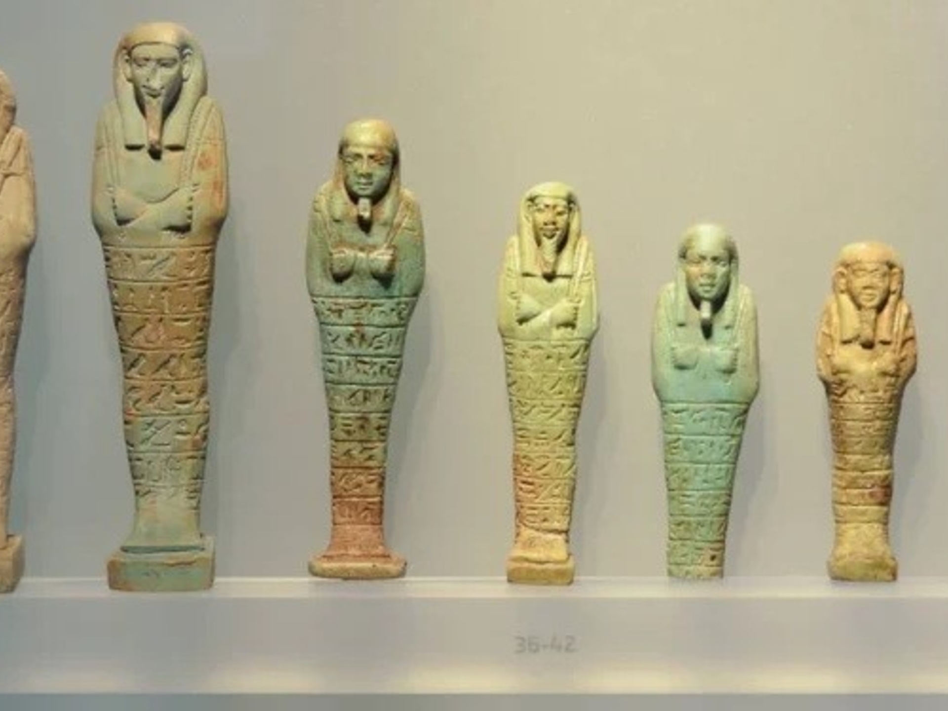 Egypt has recovered 20 ancient artifacts displayed at an Australian auction house.
