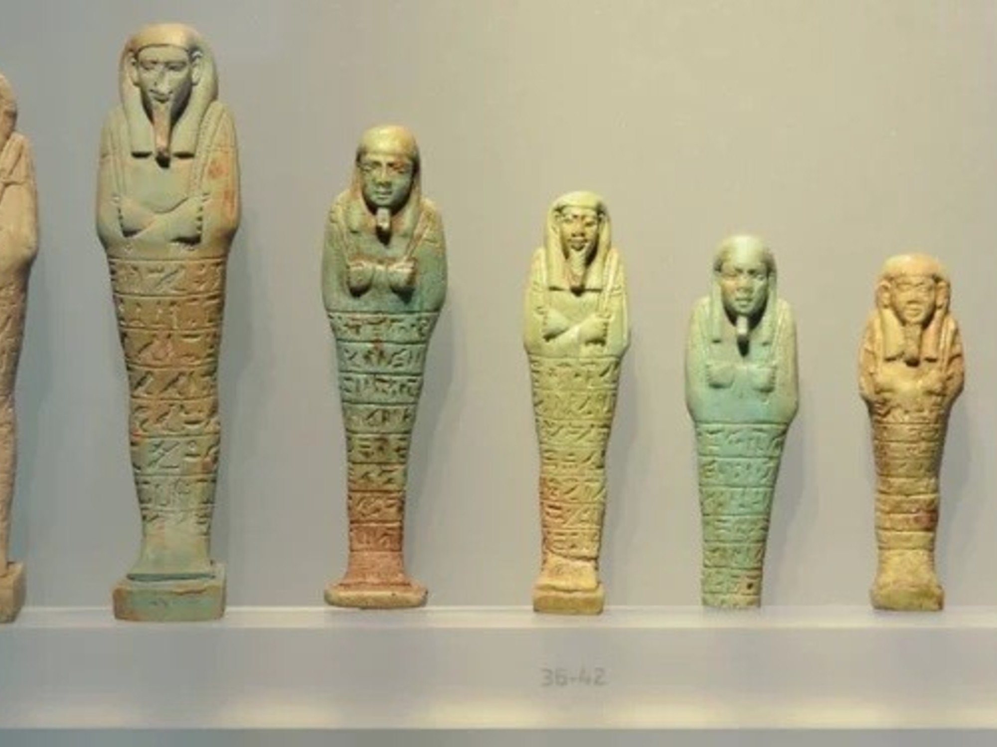 Egypt has recovered 20 ancient artifacts displayed at an Australian auction house.