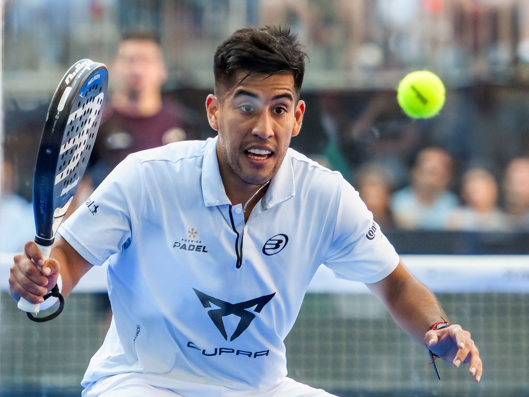 Federico Chingotto, der drittplatzierte argentinische Paddle-Tennis-Spieler: Er verkaufte Tombola-Lose, um zu reisen, lebte in einem Auto und ist Weltmeister.