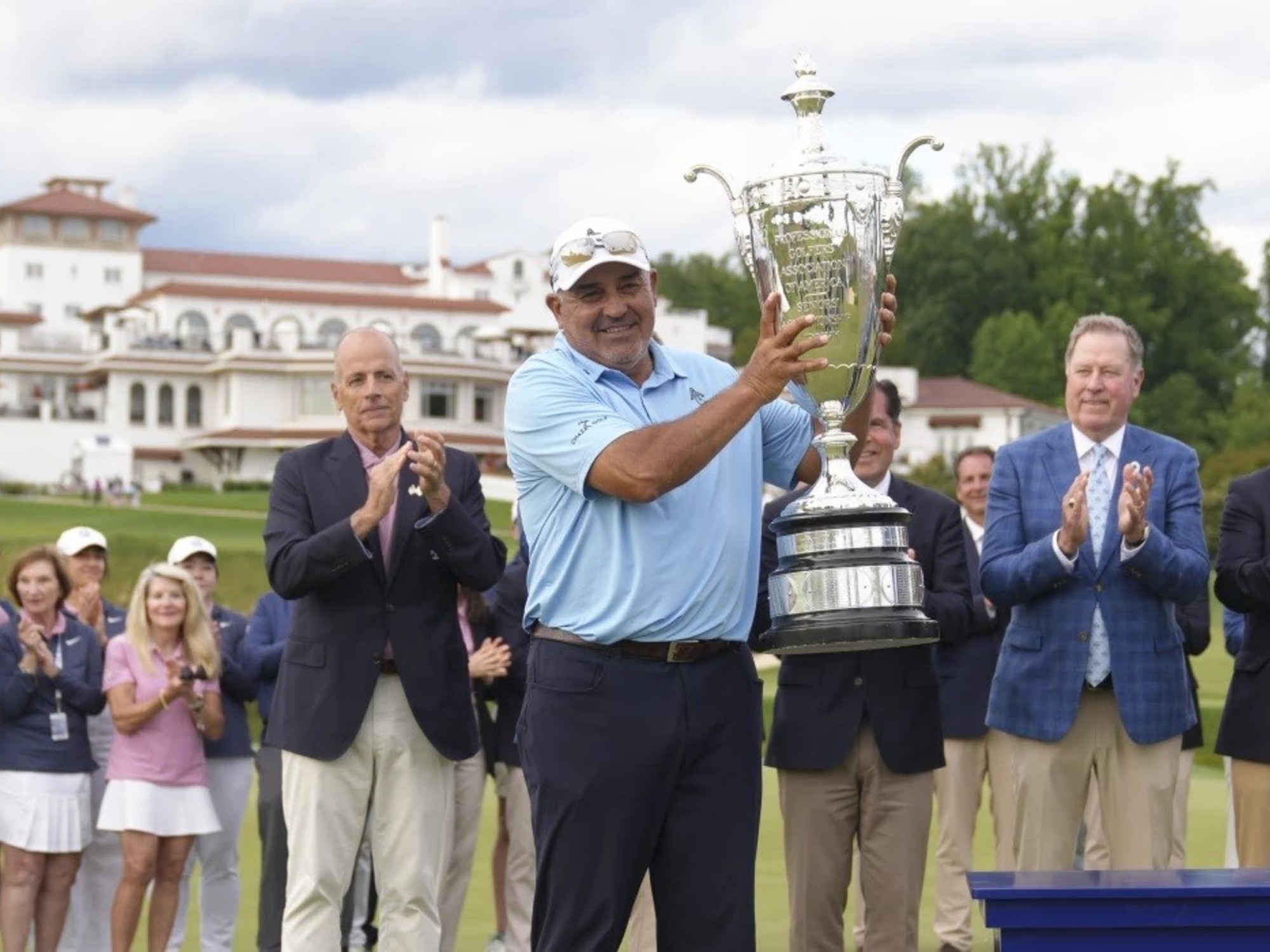 Ángel Cabrera hapisten çıktıktan sonra golf tarihine geçti: İki hafta içinde kazandığı ikinci majör turnuva olan Senior PGA Şampiyonası'nı kazandı.