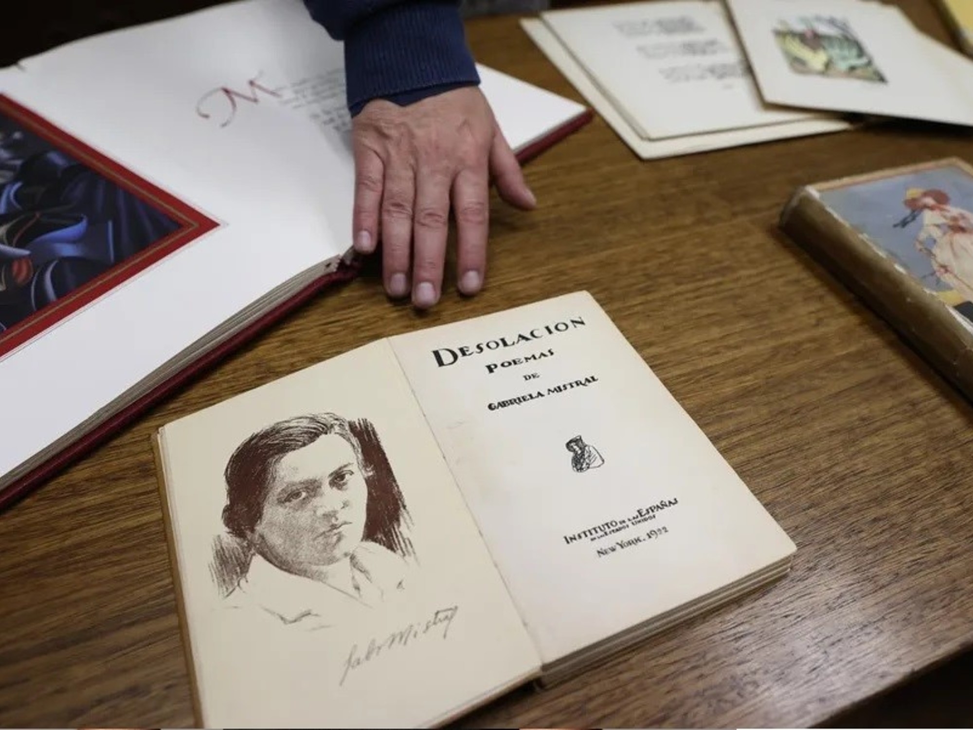 Gabriela Mistral'ın defterleri, keşfedilmeyi bekleyen düşüncelerine açılan yayınlanmamış kapı