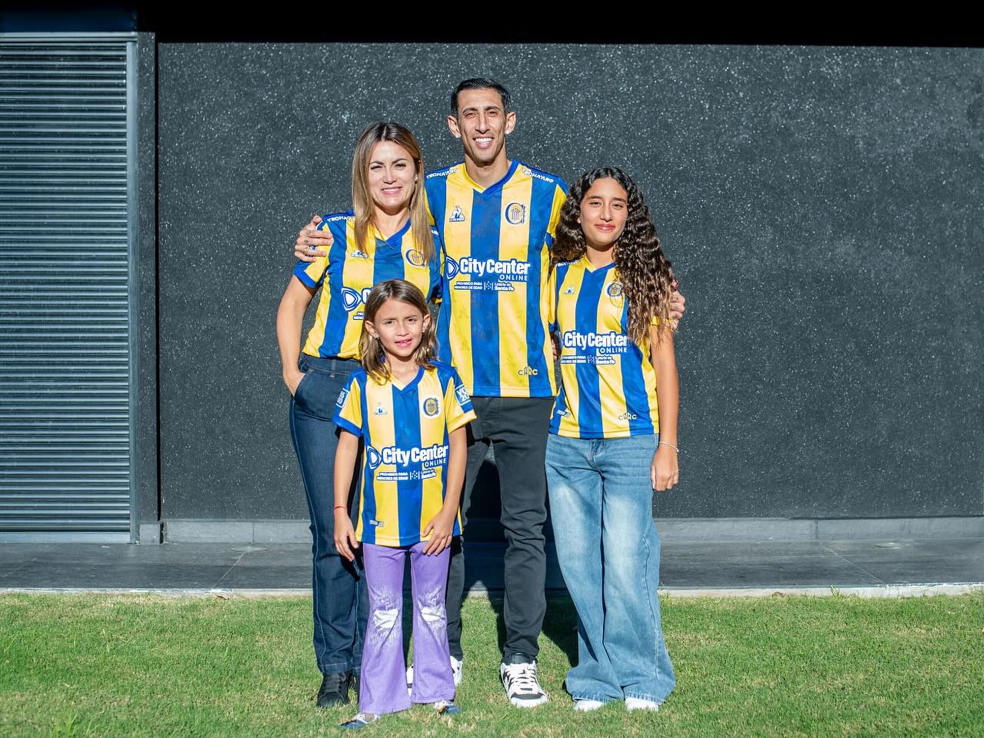 Czuła dedykacja Ángela Di Maríi dla jego matki i rodzinne zdjęcie z jego powrotu do Rosario Central: „Weź rower...”