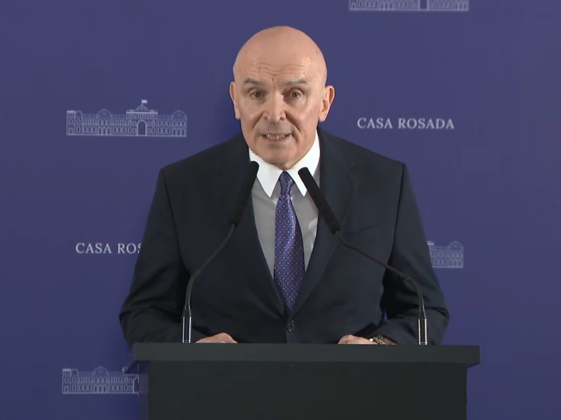 José Luis Espert, kampanya tonu ve Kicillof'u eleştirerek hükümetin sanal para aklama konusundaki duyurusuna öncülük etti