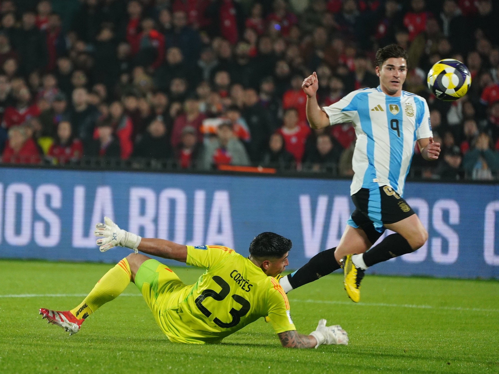 Video: The national team's stunning goal in Santiago, assisted by Almada and scored by Julián Álvarez.