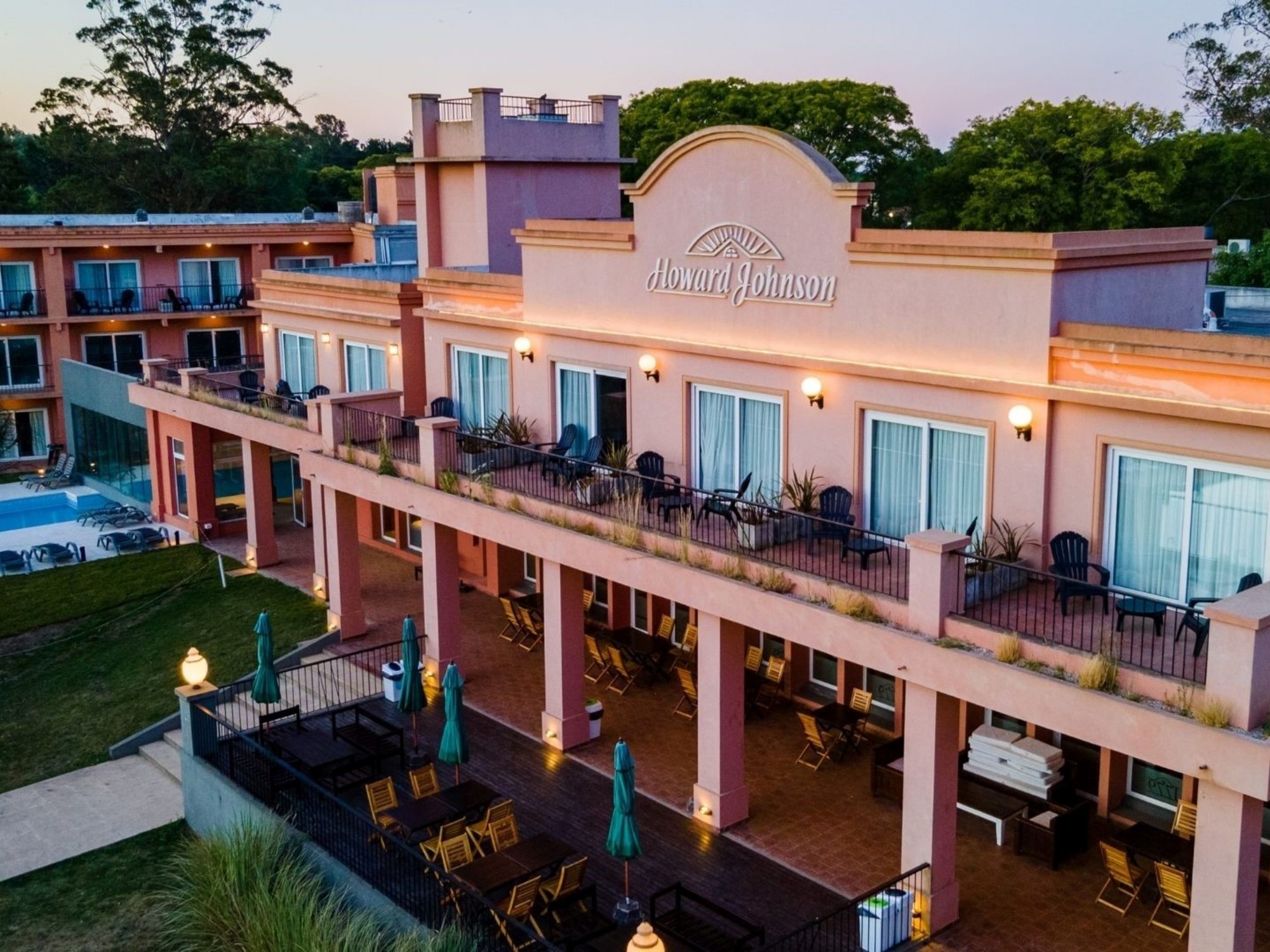 With a heated pool, spa, or family activities, 10 rural hotels for a winter getaway