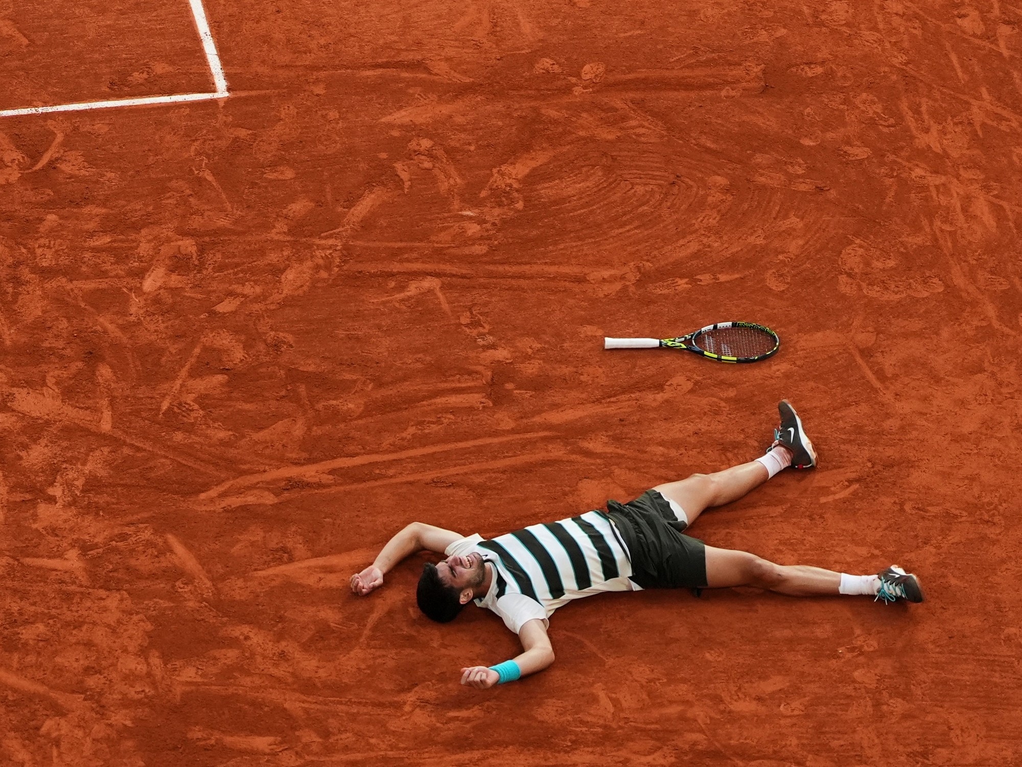 Nadal'dan Del Potro'ya, Ginóbili'den Andre Agassi'ye spor dünyası Alcaraz'ın "imkansız maçına" teslim oldu.