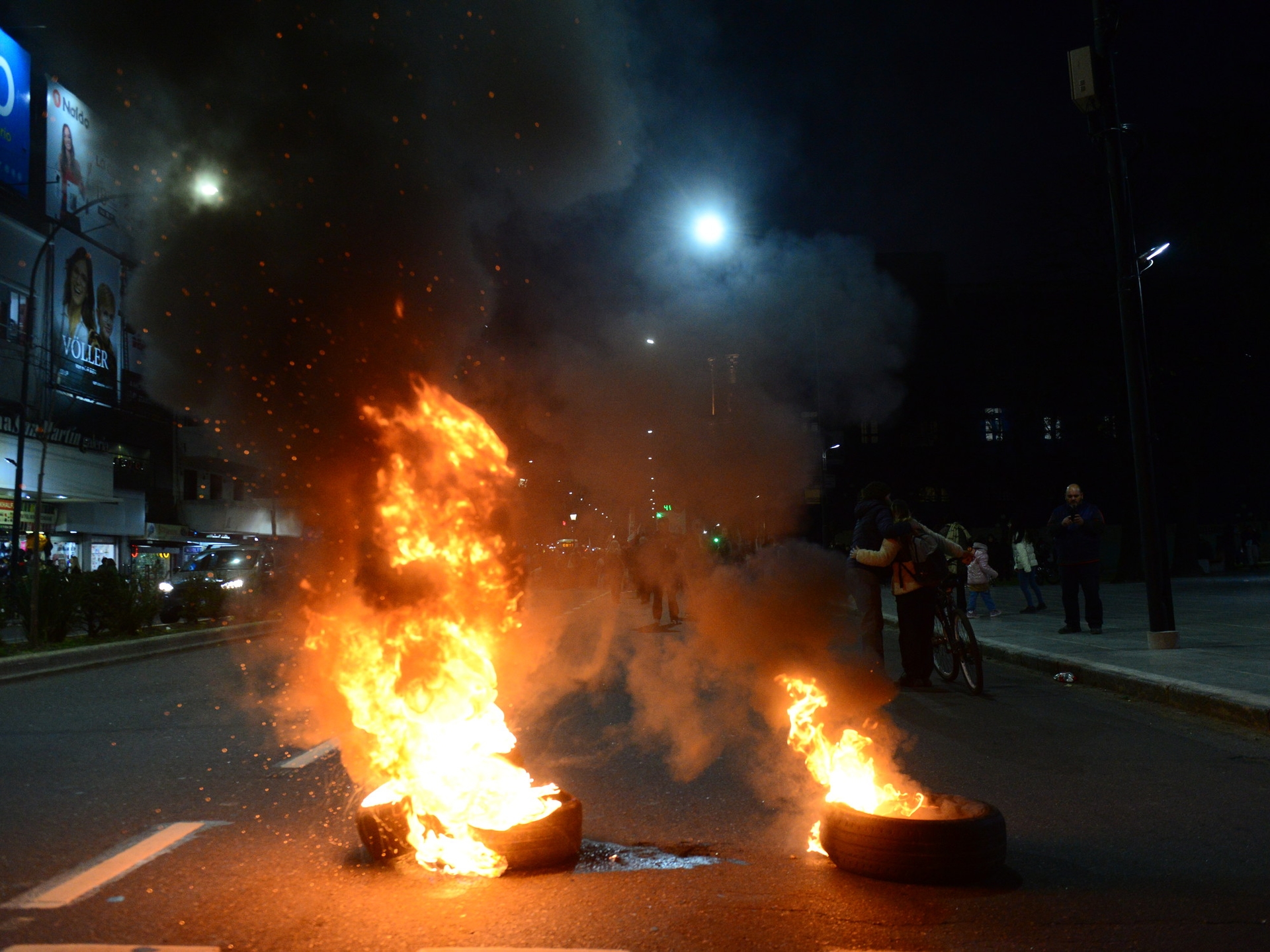 Fechamentos de rodovias, com incêndios esporádicos, e passeatas sem acampamentos: o caos do trânsito foi maior que a magnitude do apoio a Cristina Kirchner.