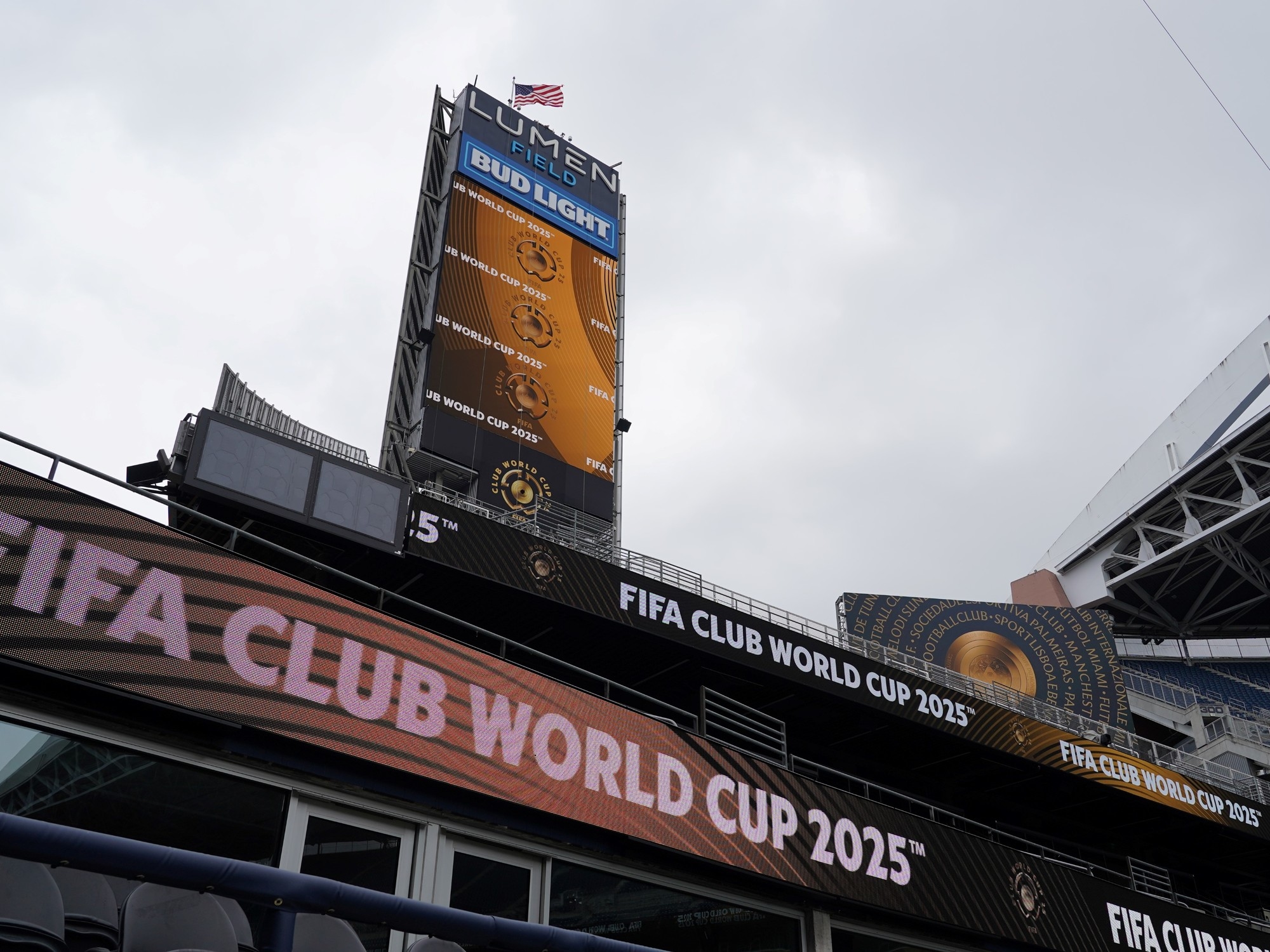 Problemi a Seattle prima del Mondiale per Club: dal ritardo nella consegna delle credenziali al tifoso di Chicago che lavora al Lumen Field