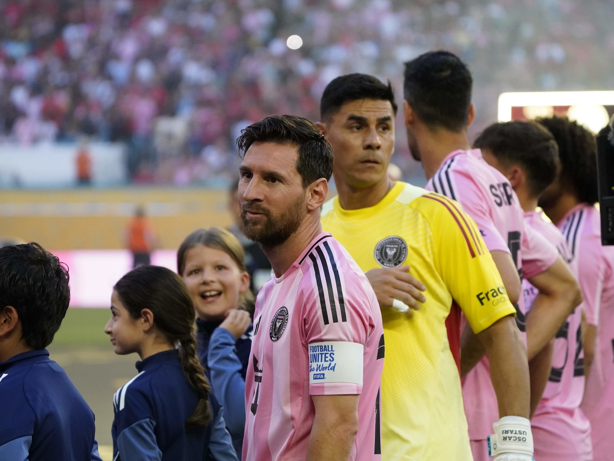 Het WK voor clubs begon met Óscar Ustari als de onverwachte held voor Inter Miami, onder leiding van Lionel Messi. Zij versloegen Al Ahly bijna.