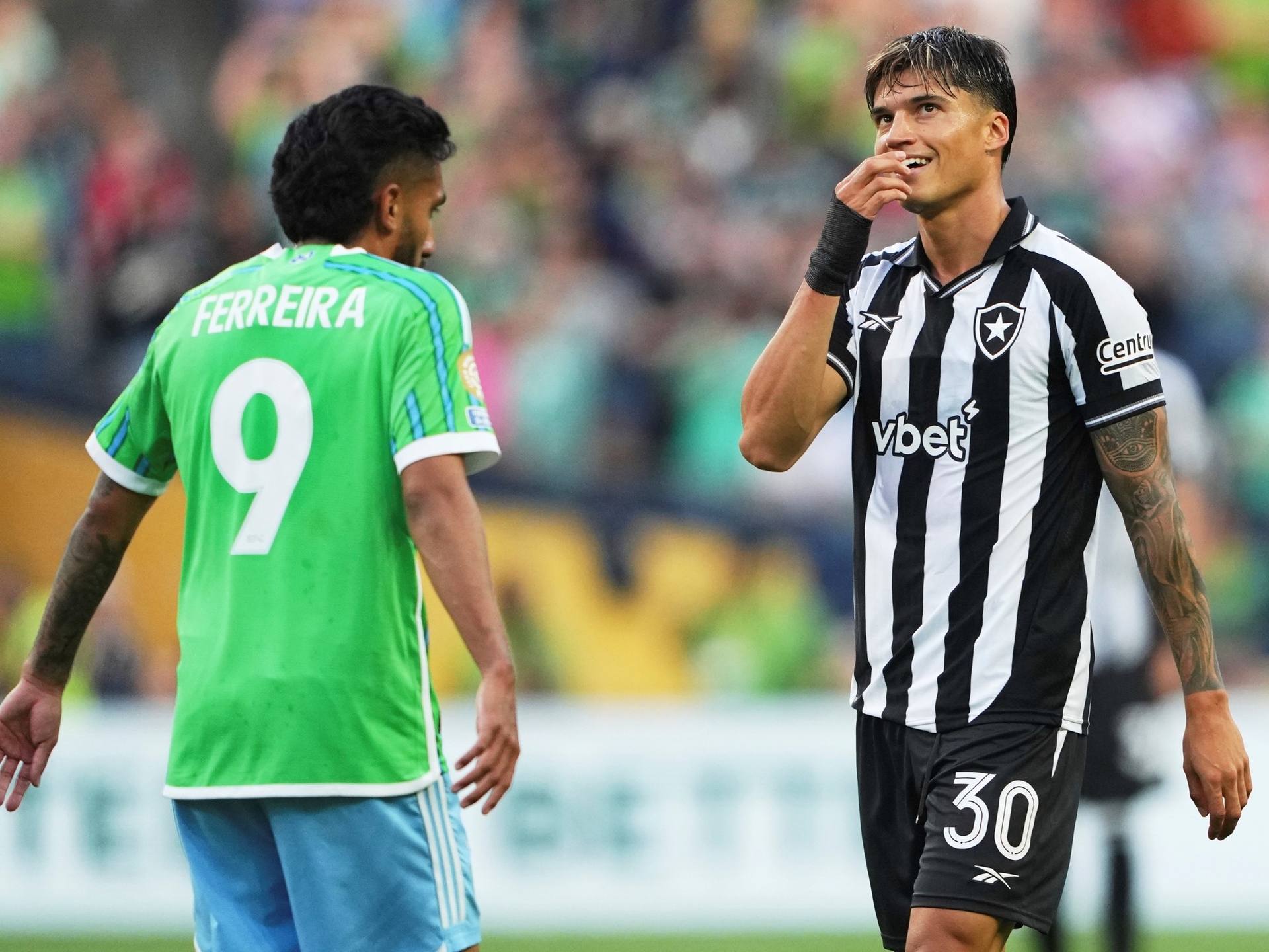 Çok gürültü, az insan ve daha az futbol: River'ın Kulüpler Dünya Kupası'ndaki ilk evi olan Seattle'daki Lumen Field, yankı uyandıran ününe yakışır bir performans sergiledi.