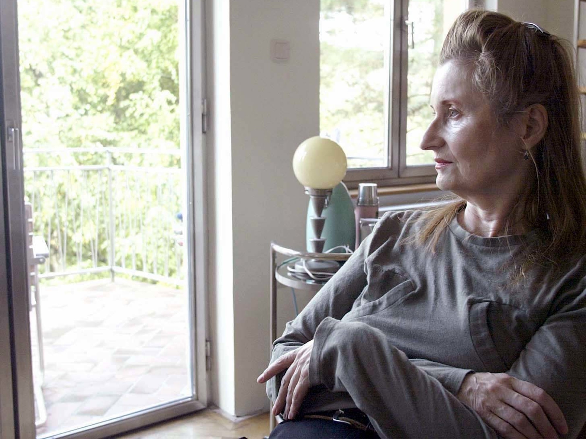 They announced the false death of the Austrian Nobel Prize winner Elfriede Jelinek, due to another lie by the Italian Tommasso Debenedetti