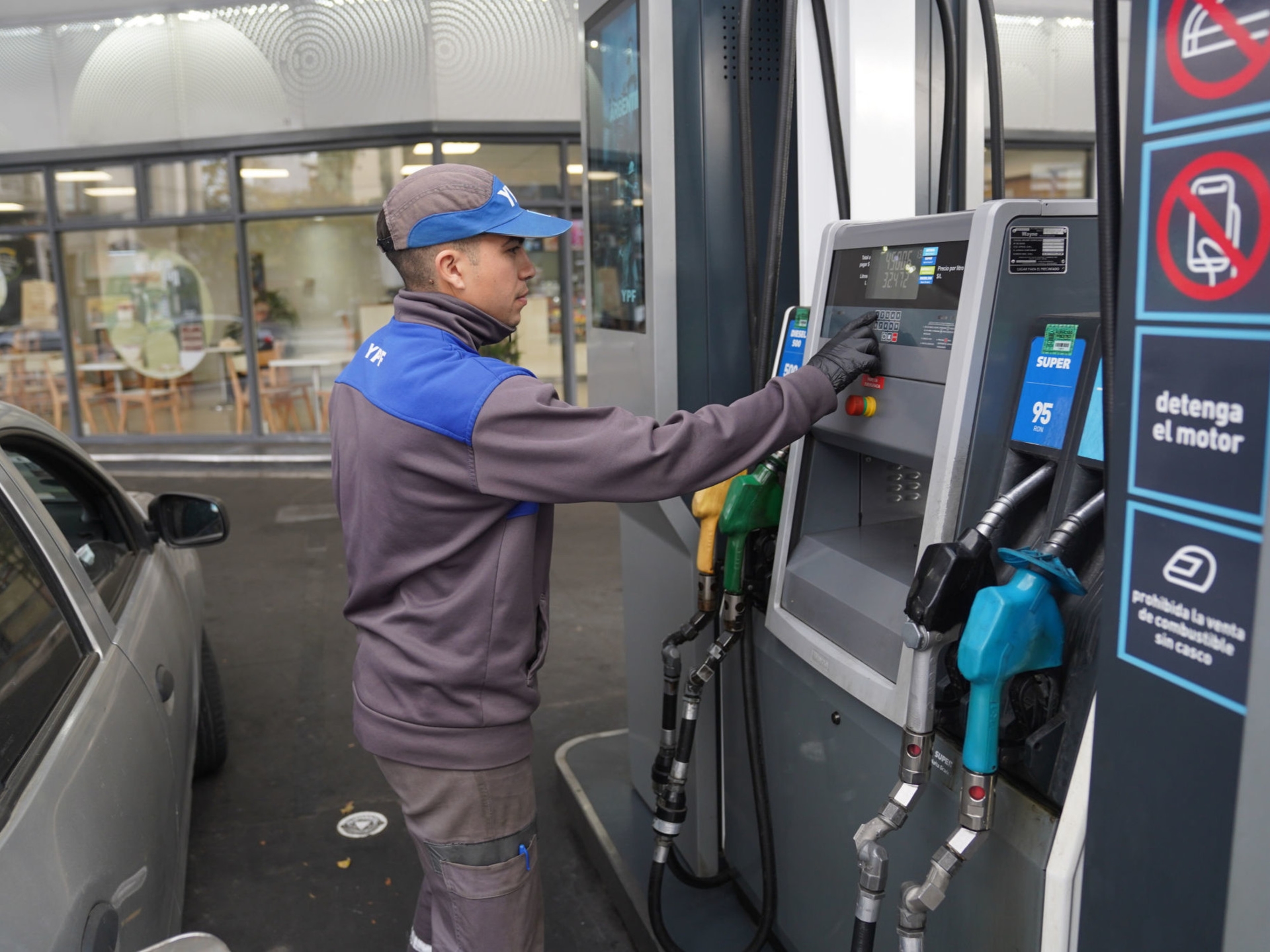 Gasoline and diesel prices increase at YPF, but its differentiated pricing scheme begins to apply.