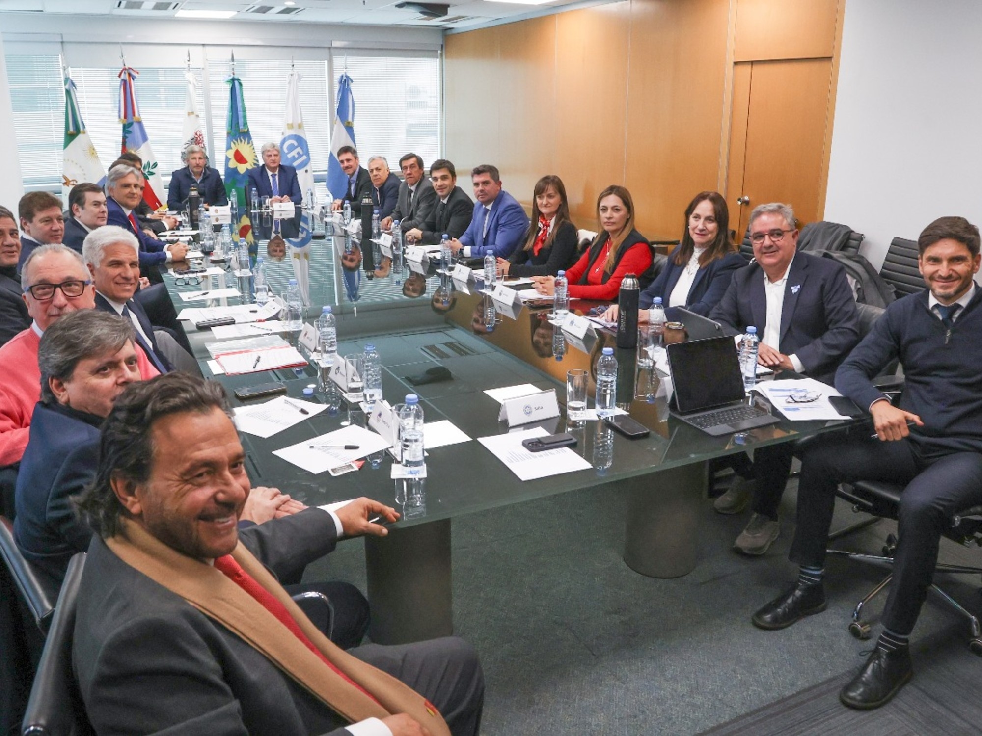 Los gobernadores se endurecen con el Gobierno y avanzan con un proyecto de ley para conseguir más fondos