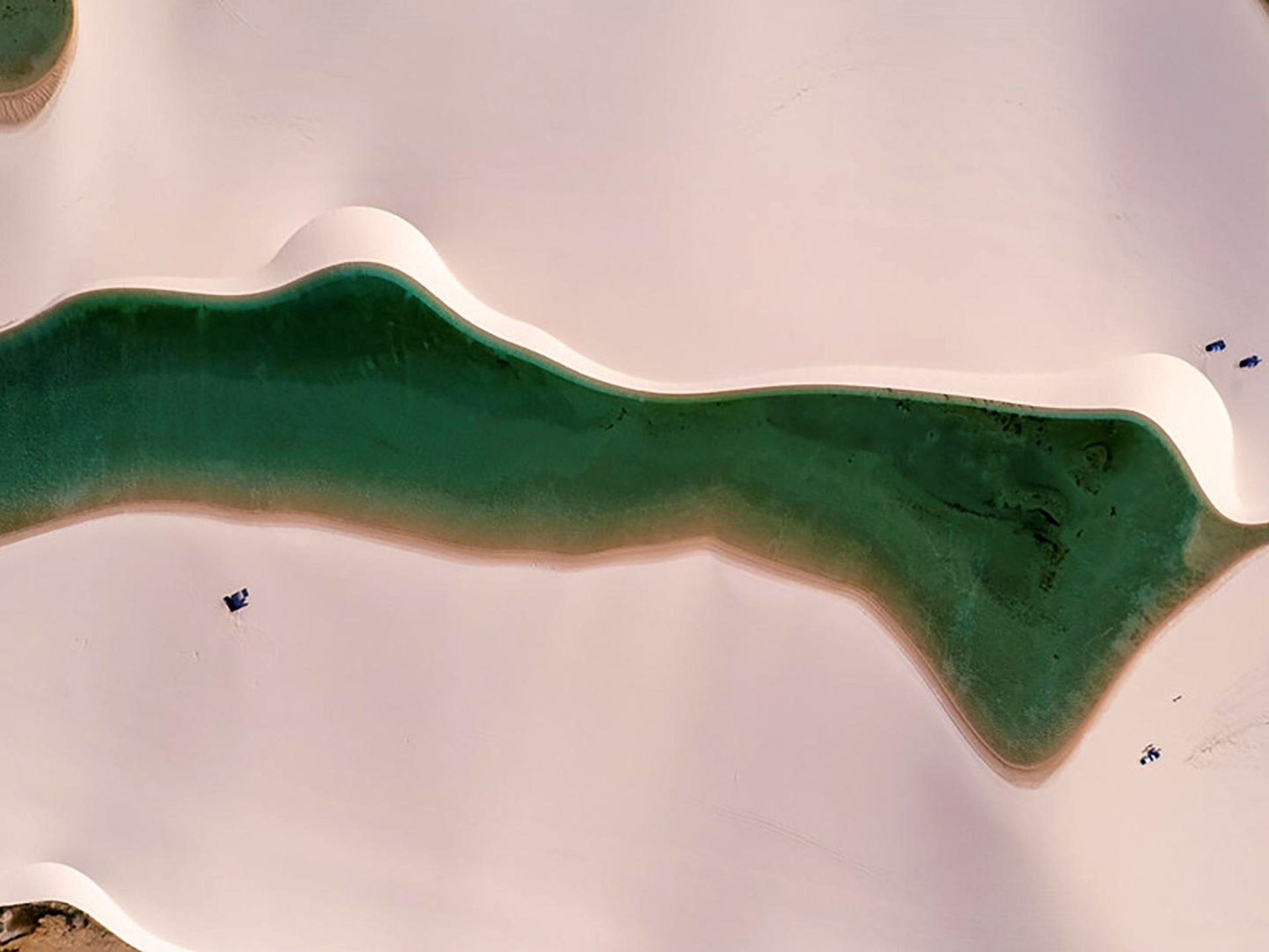 Lençóis Maranhenses, zalana pustynia, która jest symbolem zrównoważonej turystyki w Brazylii
