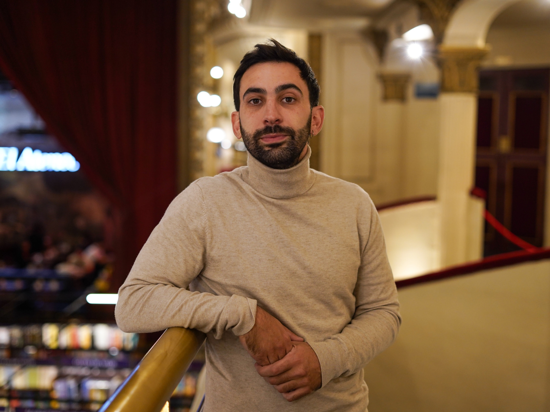 Milei'nin köpekleri ve Tanrı: Juan Luis González, "Cennetin Güçleri"nde Başkan'ın mistik bağlantısını ortaya koyuyor.