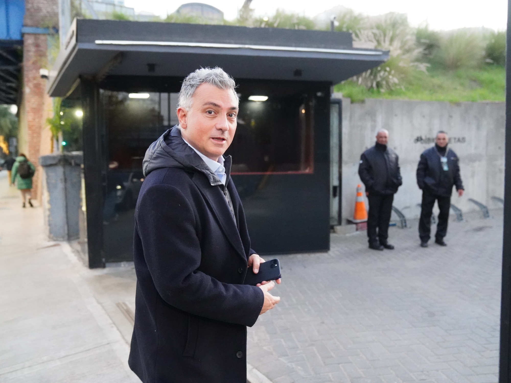 A promessa libertária de não pisar em território PRO e o convidado surpresa que Pareja trouxe à cúpula com o grupo de Macri.