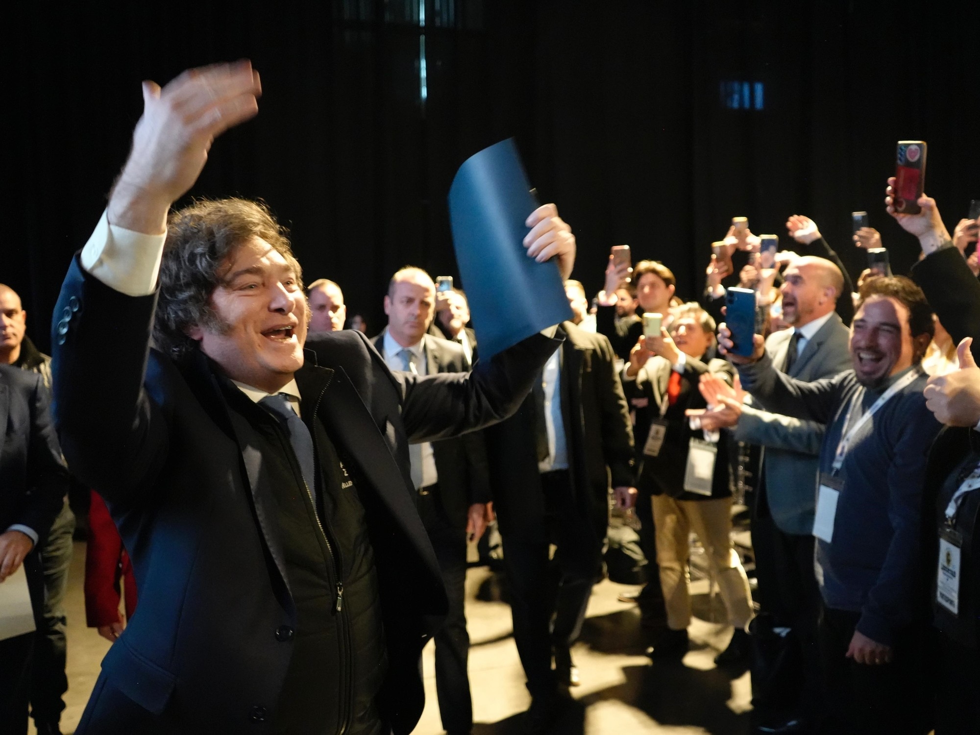 "Bruto", "idiota" e "piccione di Stalin": i dodici insulti di Milei e gli insulti a Kicillof al congresso La Libertad Avanza a La Plata.