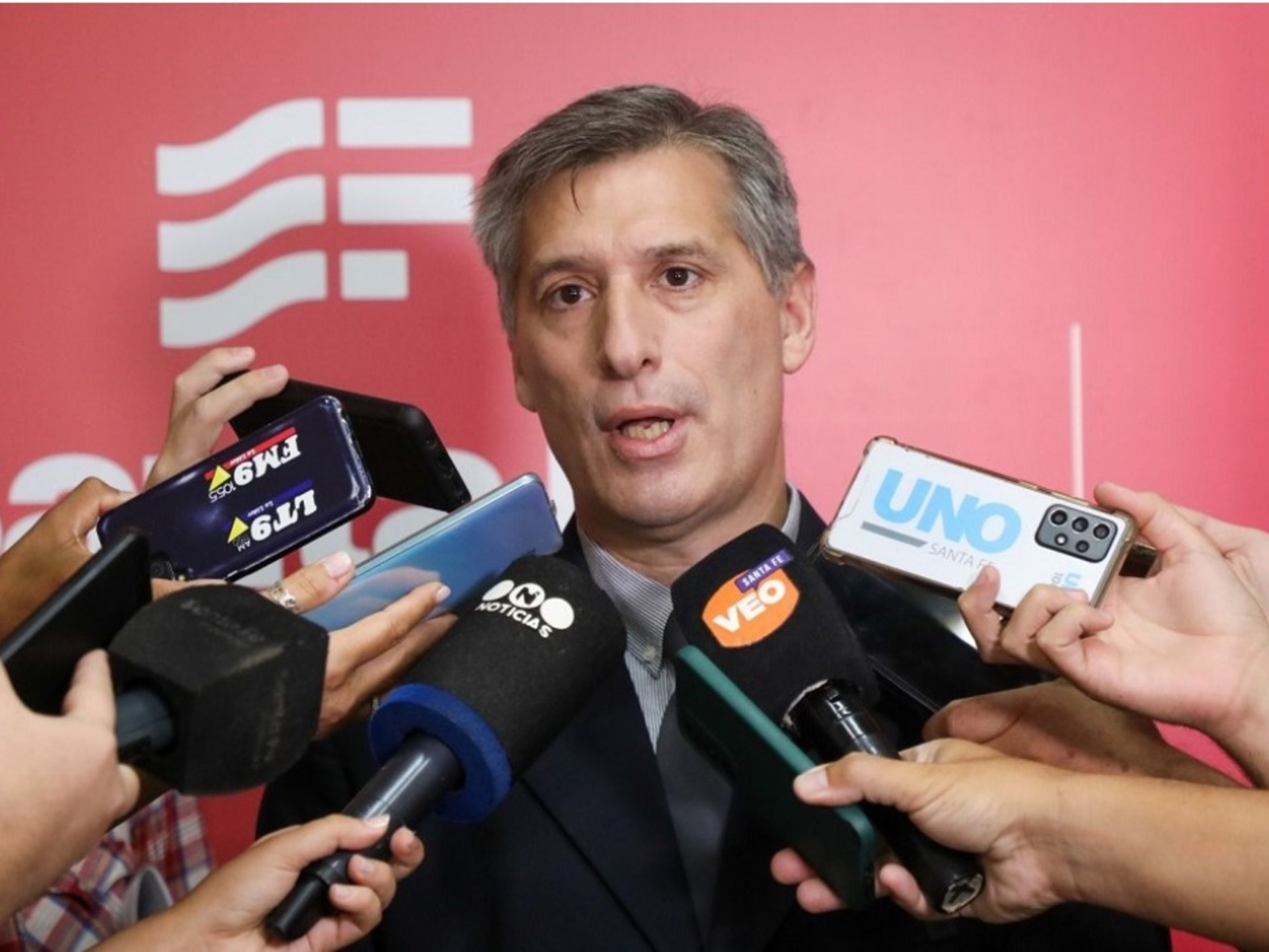 "Armas, droga y dispositivos": ante el reclamo de Mercado Pago por ingresos brutos, desde Santa Fe le responden con los posnet que usan los narcos
