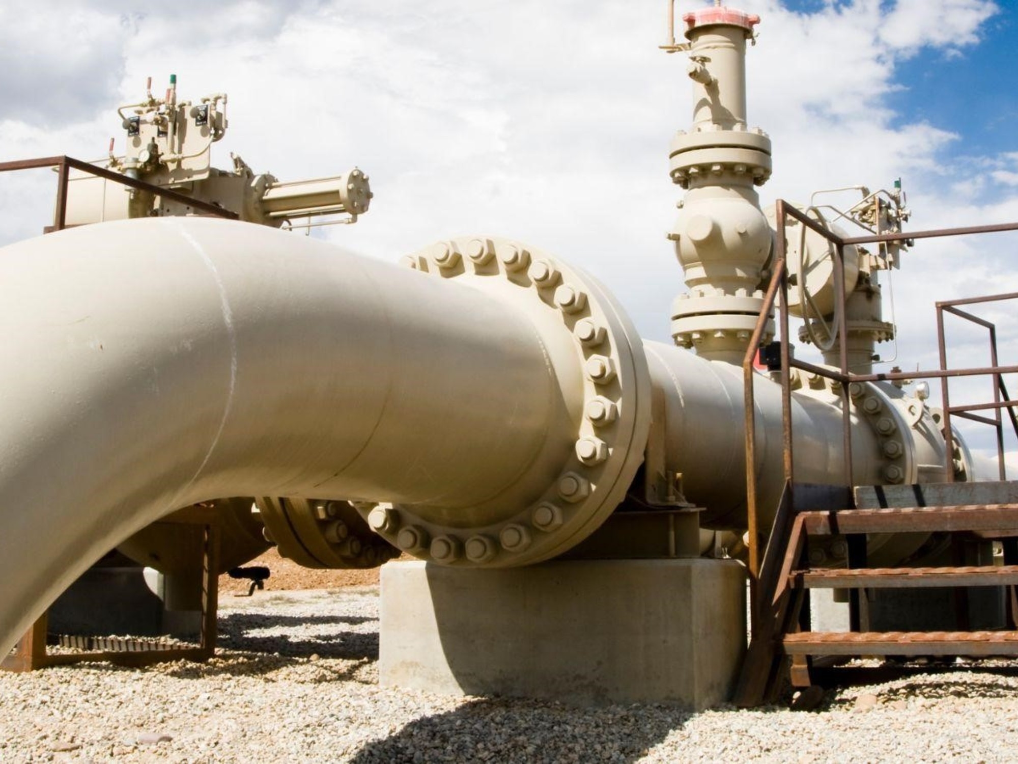 Le interruzioni della fornitura di gas dovute all'ondata di freddo polare si stanno diffondendo all'industria e alcune aziende ne sono colpite.
