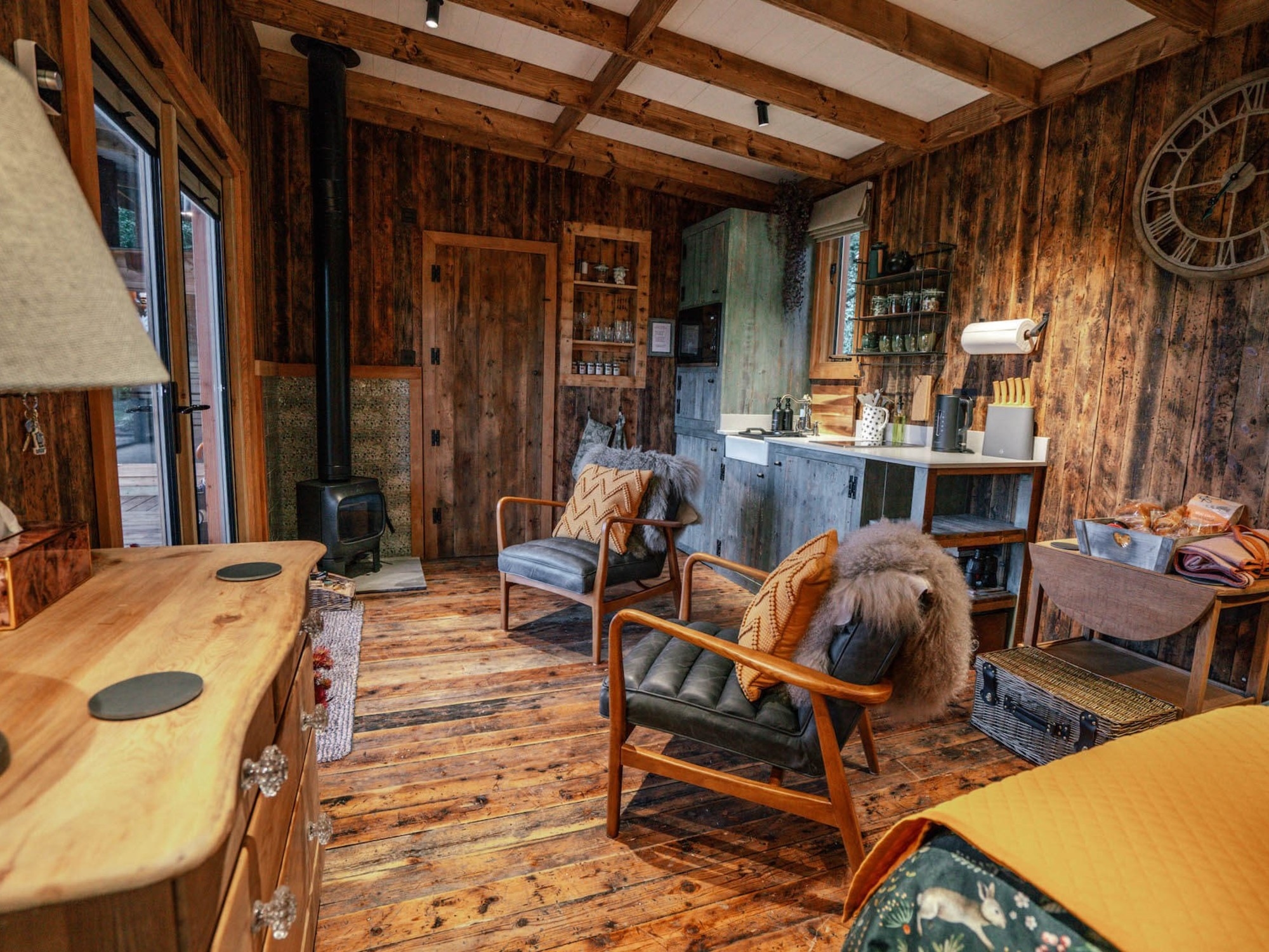 Gecelik 200 £'dan az bir ücretle İngiltere'nin en iyi 5 glamping alanını keşfedin