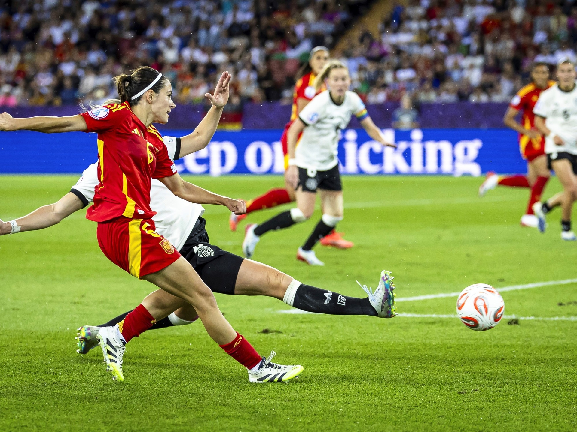 Aitana Bonmatí, from a hospital bed to a historic goal: Spain beat Germany and will play in the Women's Euro Cup final for the first time.
