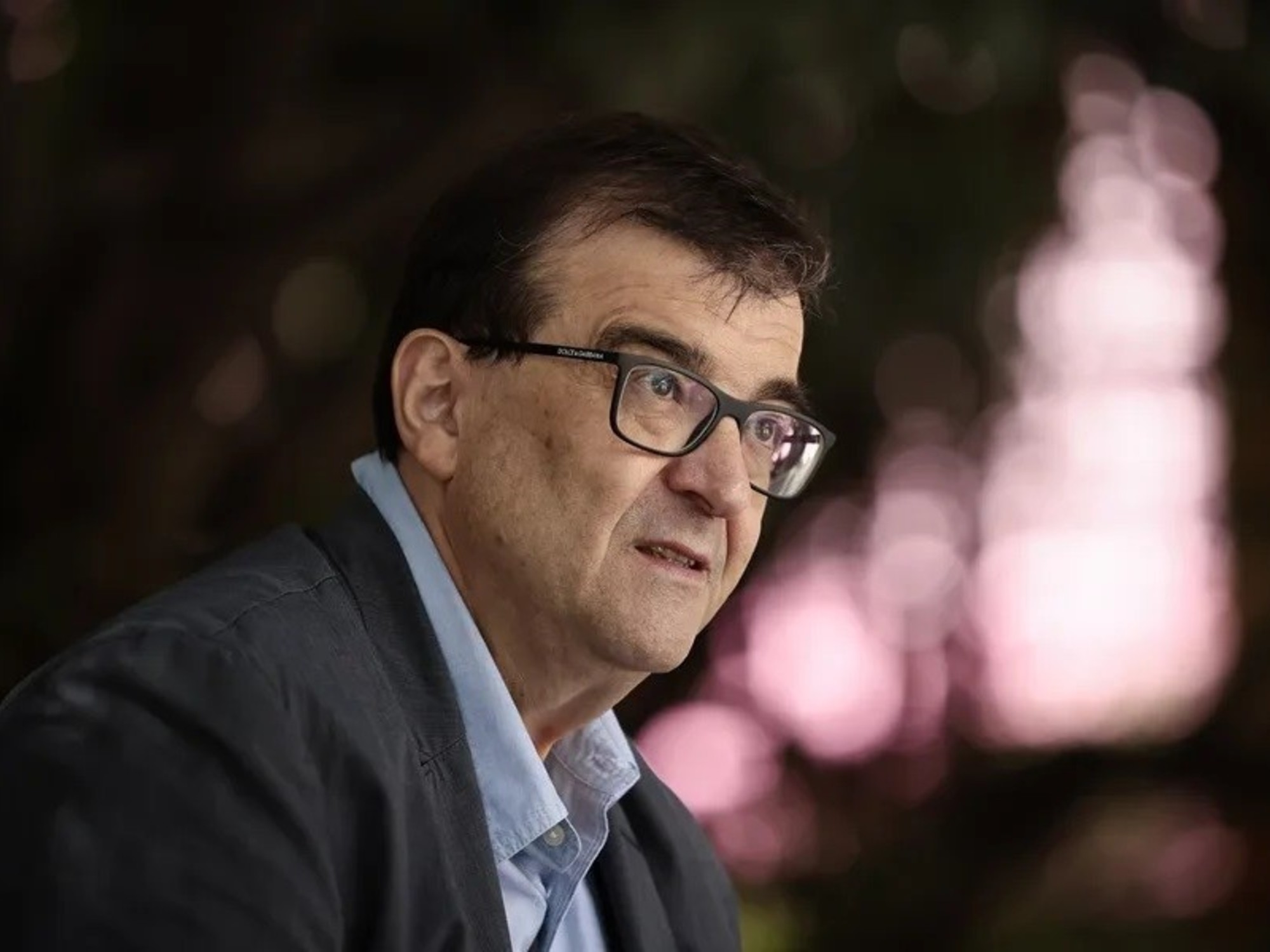 Javier Cercas: "Laten we als de pest vluchten voor literatuur die de werkelijkheid mooier voorstelt dan ze is."