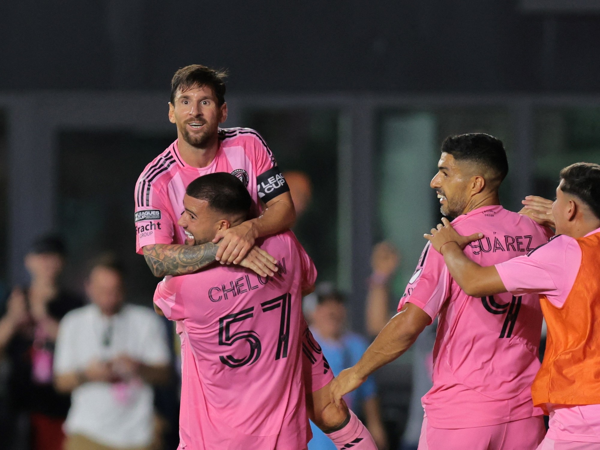 Met twee assists van Lionel Messi, het debuut van Rodrigo de Paul en een doelpunt van Chelo Weigandt behaalde Inter Miami een nipte overwinning op Atlas.