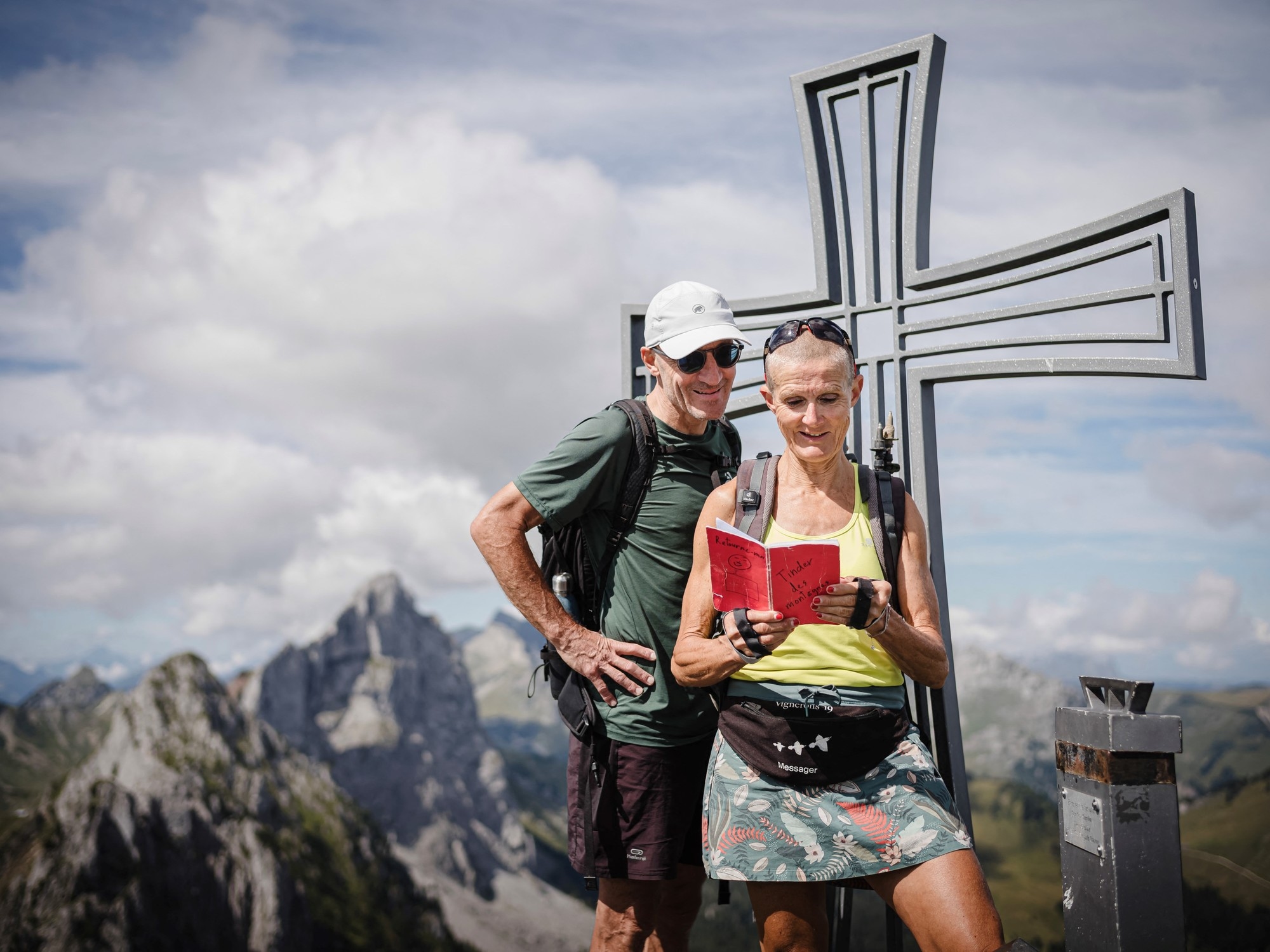 Come funziona Mountain Tinder: il metodo del taccuino rosso e il segreto dei filtri