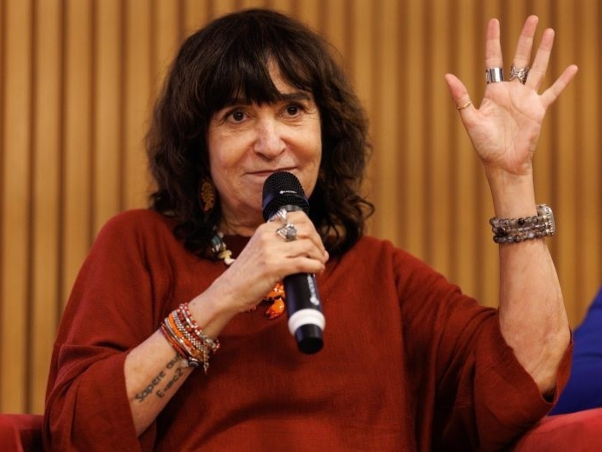 With AI, "we are building an indifferent and inhuman God," says Rosa Montero.