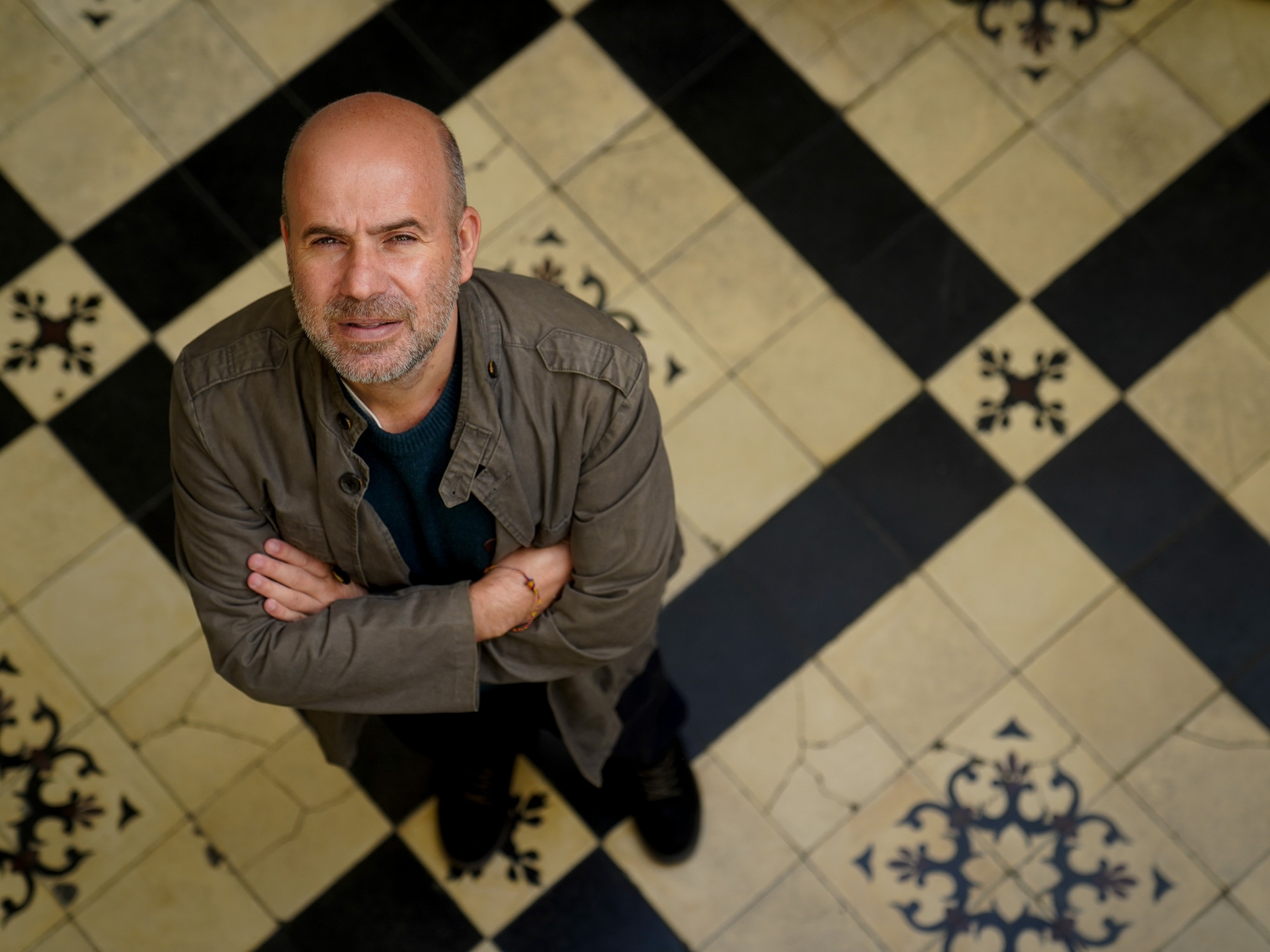"Ongelukkig zijn is een drijvende kracht achter de schepping", zegt Javier Peña, maker van de podcast 'Grandes infelices'