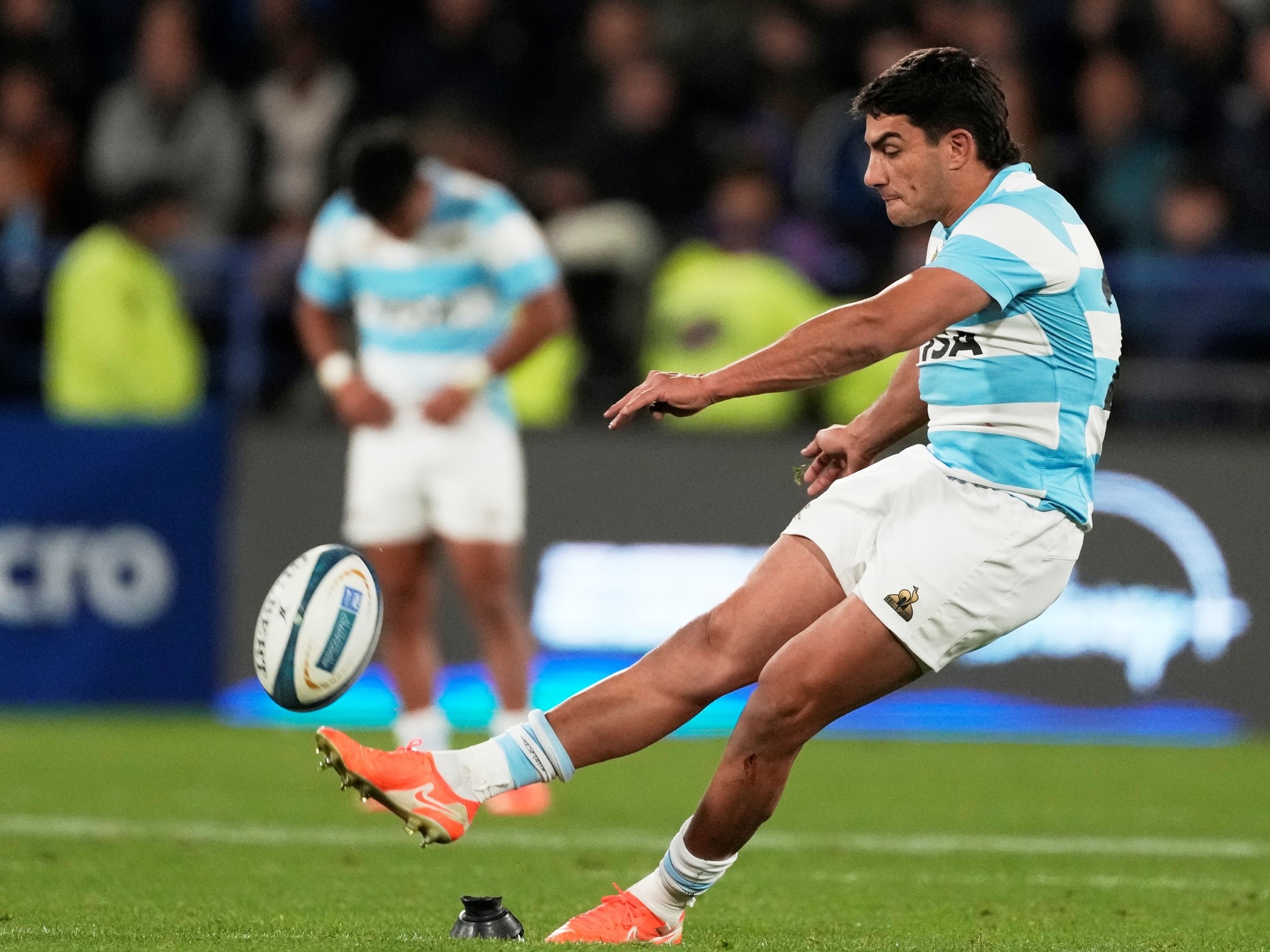 Santiago Carreras, de speler van de Pumas die een oogje op het lot had: hij verving Albornoz vanwege een blessure en speelde een sleutelrol tegen de All Blacks.