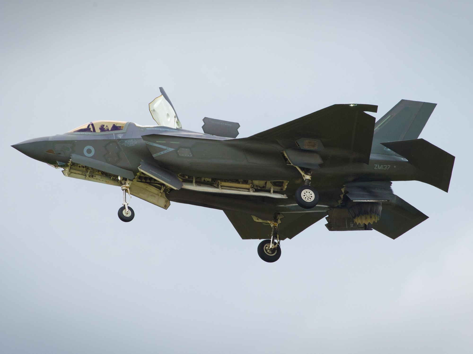 O avião de guerra mais caro do mundo caiu novamente: a misteriosa falha de software confunde o Pentágono.