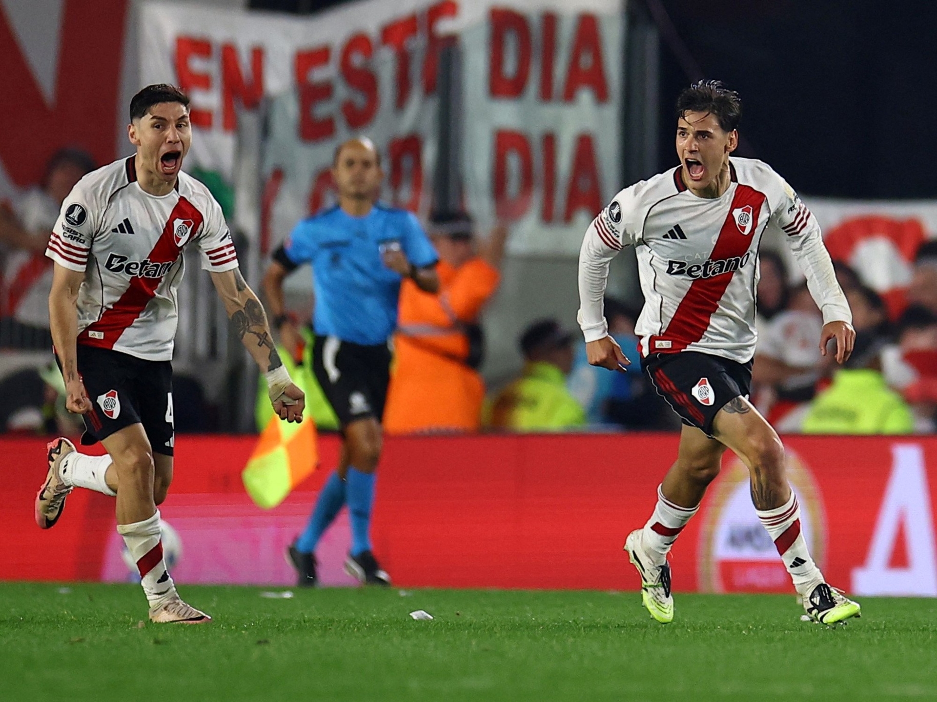River hayal kırıklığından heyecana geçti: Palmeiras farkı kapatma şansına sahipti ancak son dakikalardaki indirim Copa Libertadores'u rövanşa açtı.