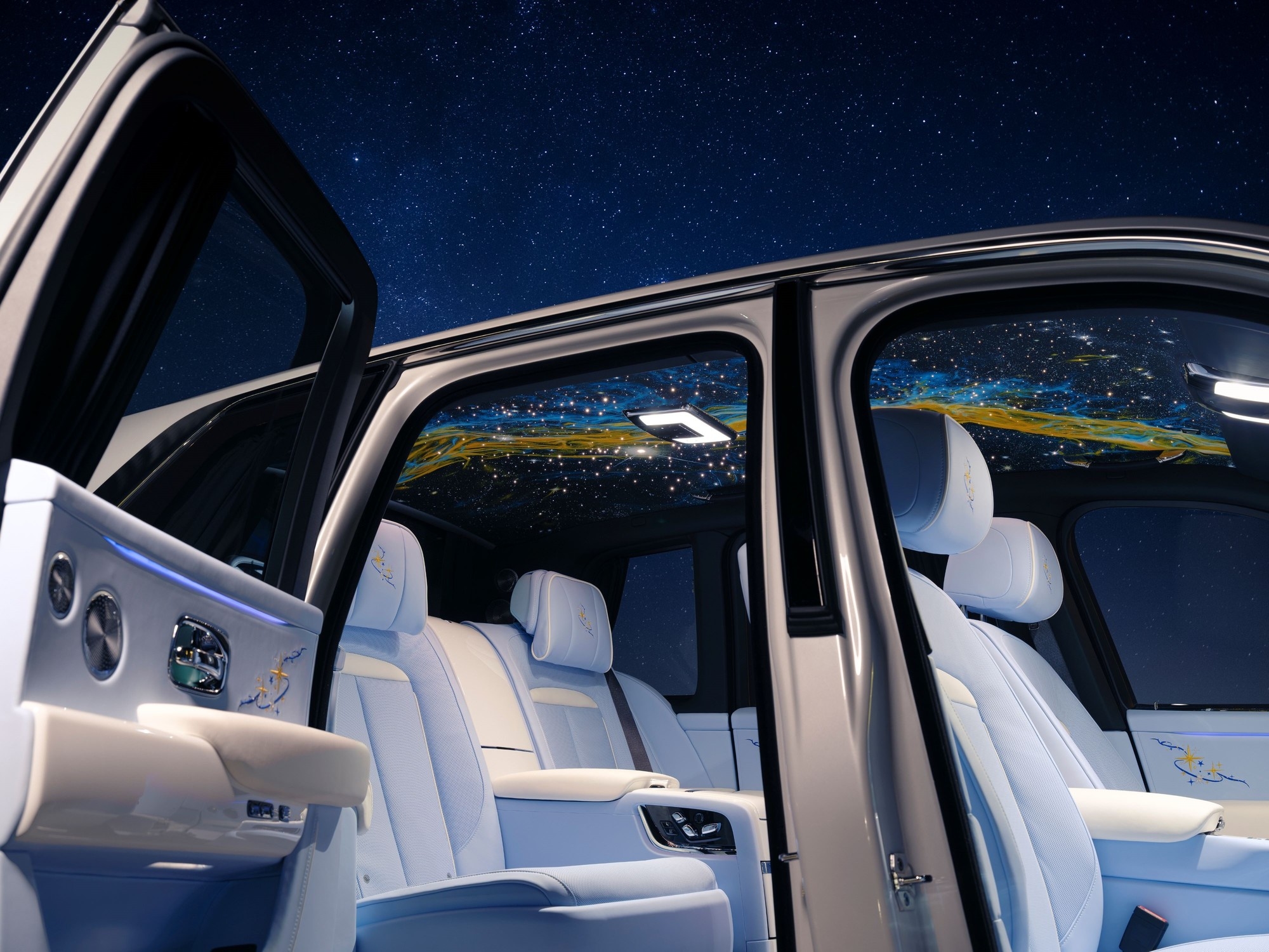 Il desiderio di un bambino di quattro anni: una banconota multimilionaria: questa è la Rolls-Royce con la Via Lattea sul tetto.