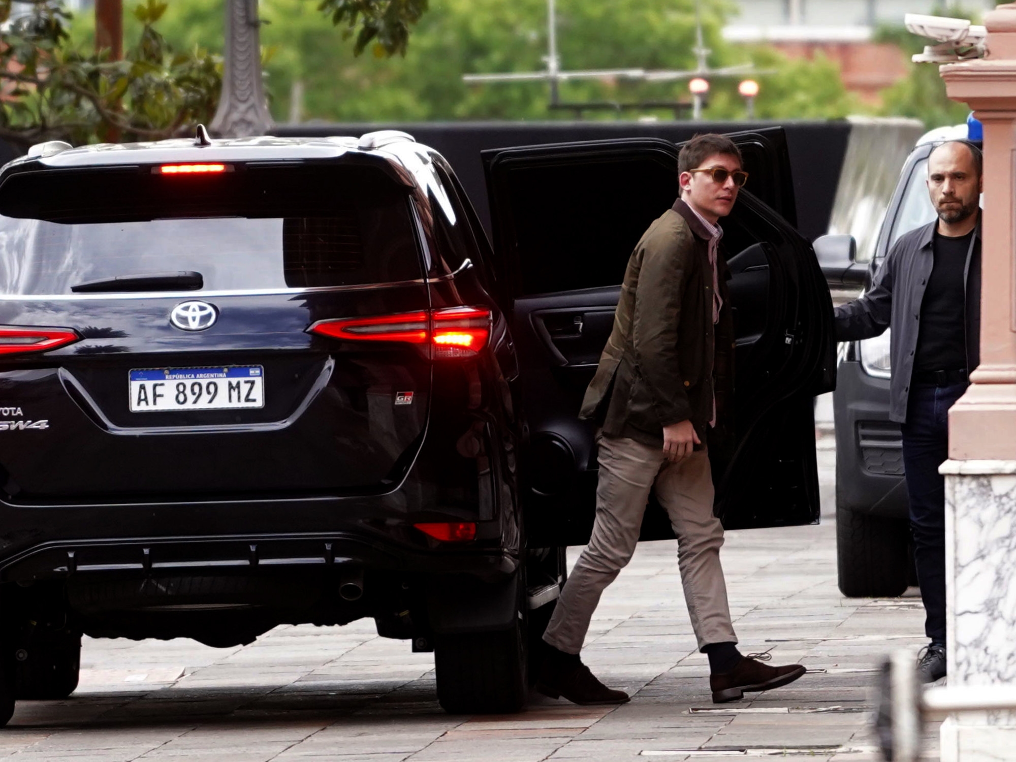 Milei decides whether to put Santiago Caputo in charge of the government's political ministry