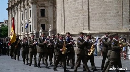 Otwarcie trumny króla Ferdynanda III w katedrze w Sewilli