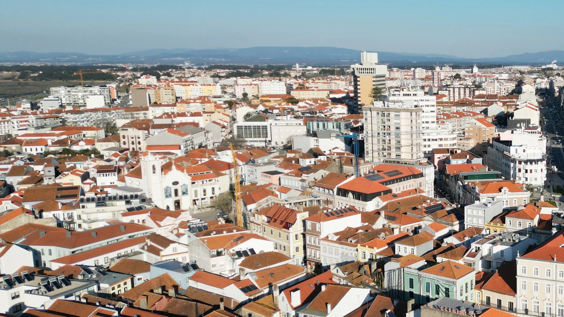 Santa Maria da Feira and Cascais lead increases in housing prices