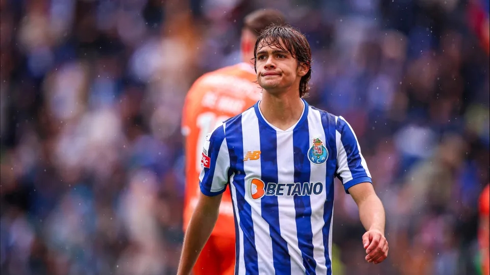 Rodrigo Mora distinguido pelo CNID como Jogador Revelação do Ano