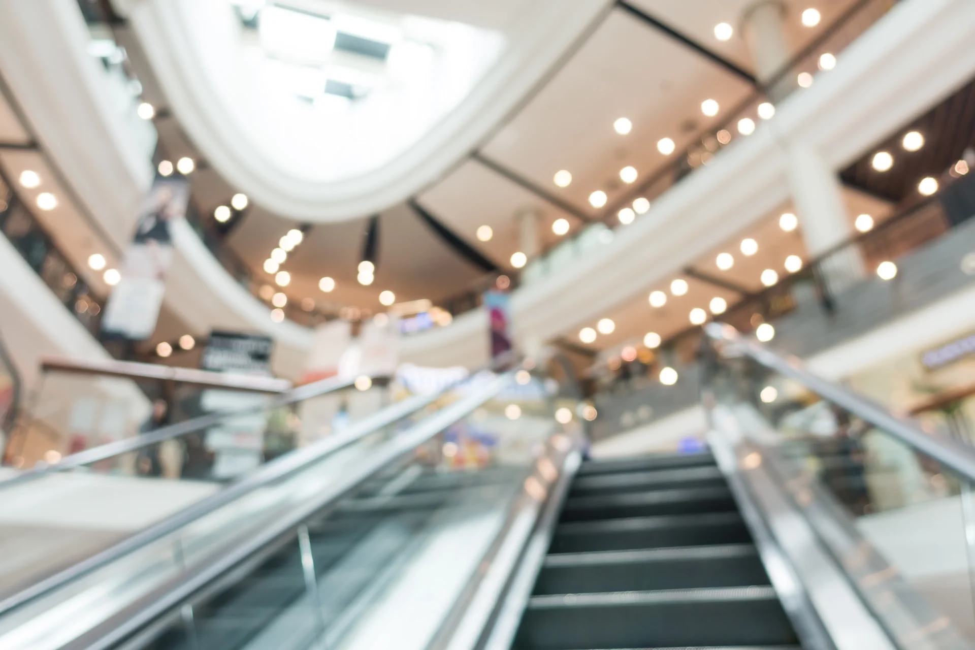 Parliament rejects closure of large-scale businesses on Sundays
