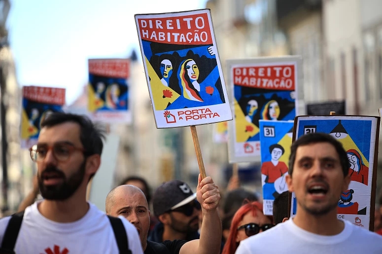 Protest over housing crisis over the weekend in Aveiro