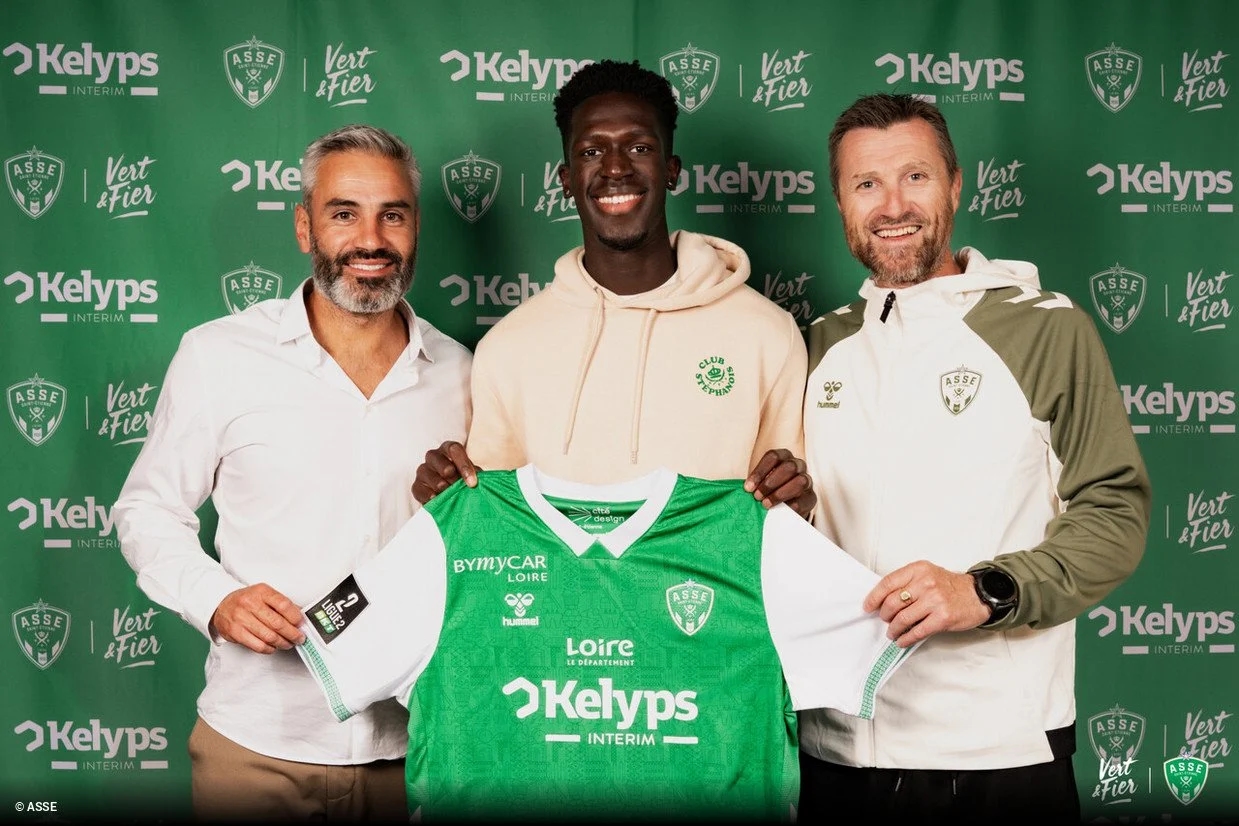 Defesa Chico Lamba ruma ao Saint-Étienne com Arouca e Sporting a dividirem encaixe