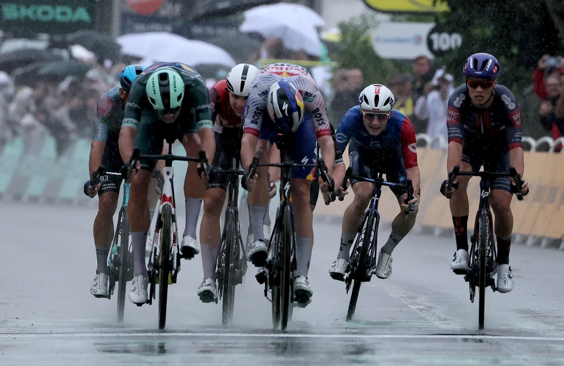 Jonathan Milan vince due volte la tappa del Tour de France