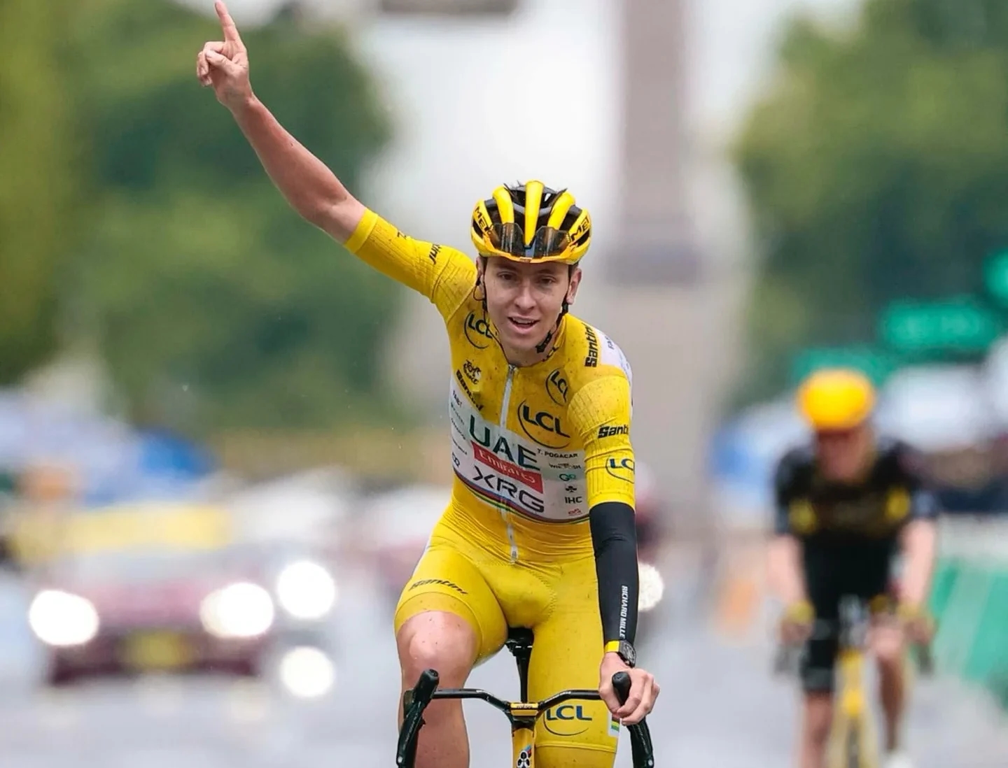 Pogacar confirme son quatrième titre après la 21e étape remportée par Van Aert