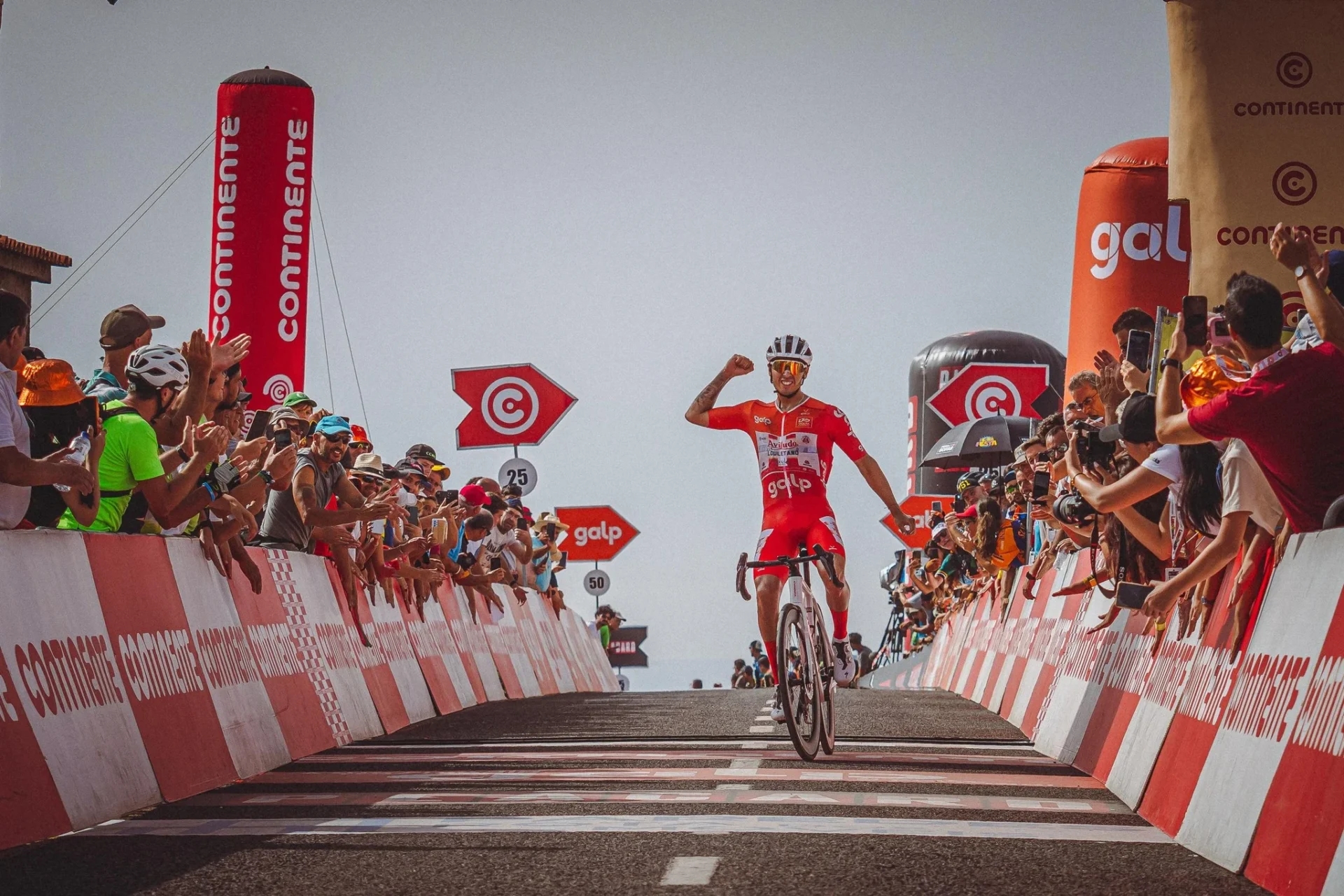 Nicolás Tivani wint voorlaatste etappe en Artem Nych leidt de 'tijdrit'