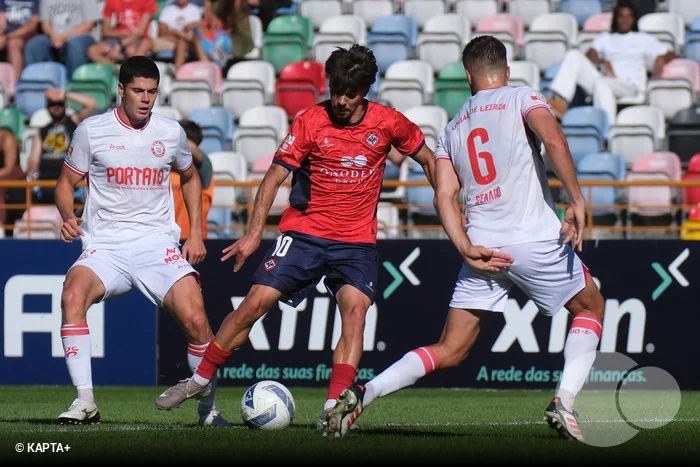Oliveirense empata no acerto de calendário