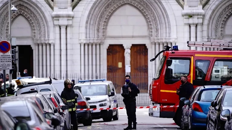 Ergastolo per l'uomo che ha ucciso tre persone nella basilica di Nizza