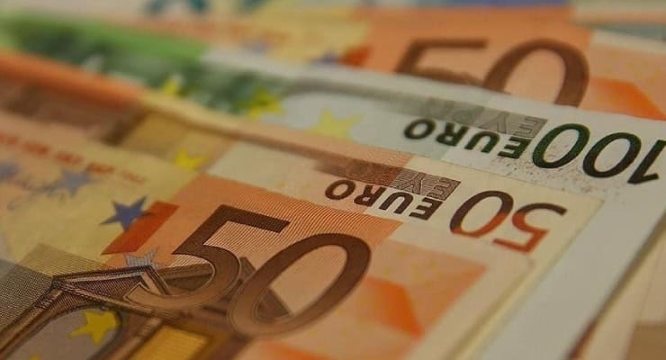 Treasury's euro-denominated bond issuance: Demand triples