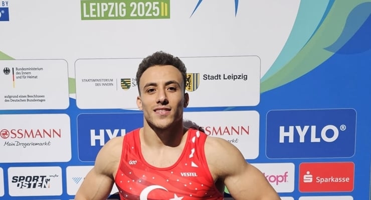 Nationalturner Adem Asil gewann in Deutschland erneut Goldmedaille