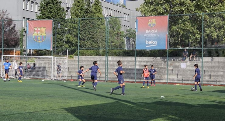Barcelona eröffnet Fußballschulen in der KRG und im Nordosten Syriens