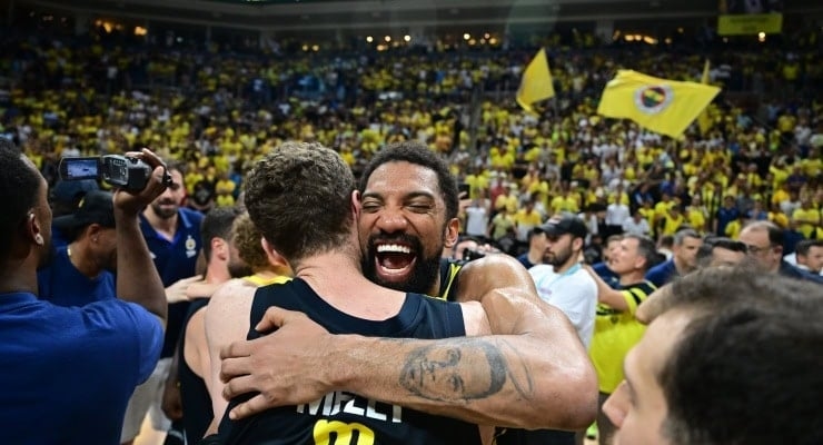 Fenerbahçe is de kampioen van de Basketball Super League
